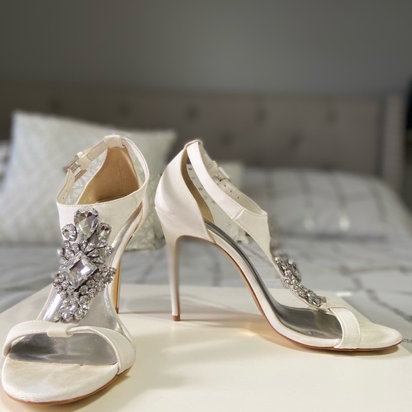 Heels - Picture 3 of 3